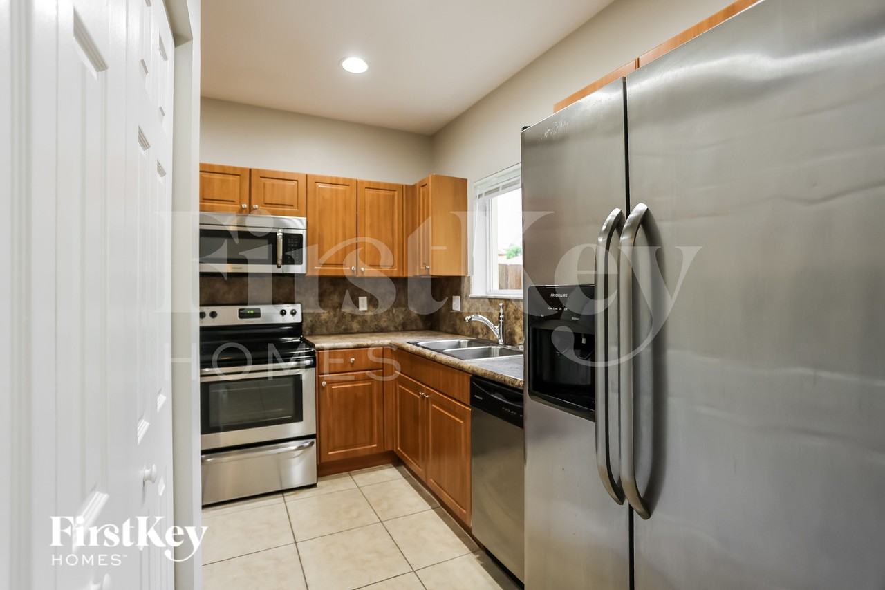 1119 Neavenue - Photo 6 of 17