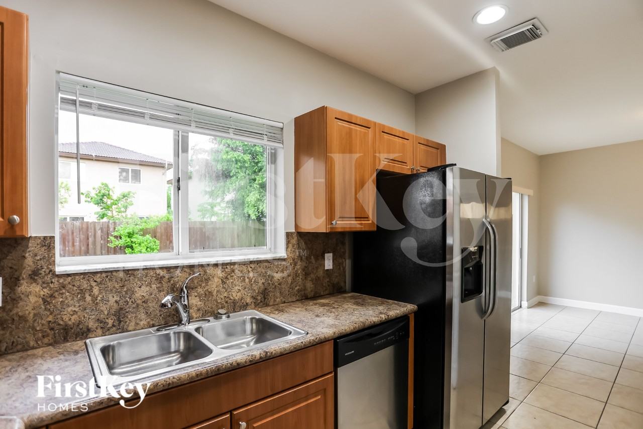 1119 Neavenue - Photo 7 of 17