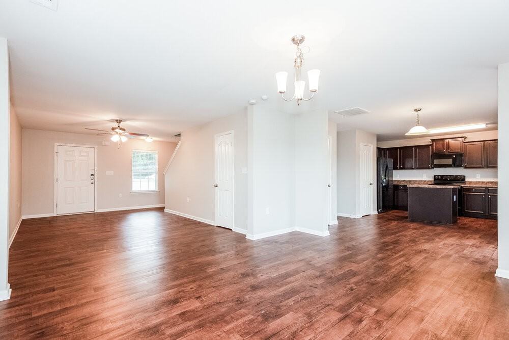 4905 Broad Leaf Ct - Photo 5 of 17