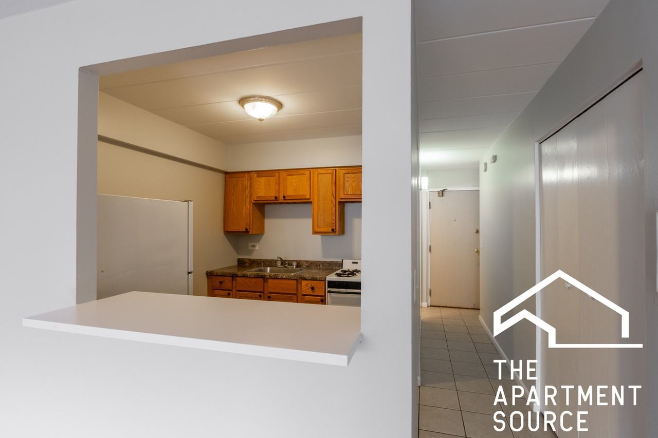 6821 N Sheridan Rd #304 - Photo 4 of 16