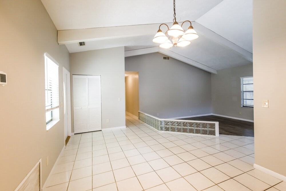 5525 Sw 118th Ave - Photo 3 of 16