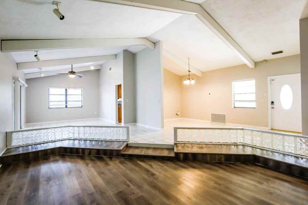 5525 Sw 118th Ave - Photo 4 of 16