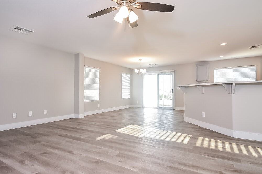 196 Bella Milano Ave - Photo 4 of 17