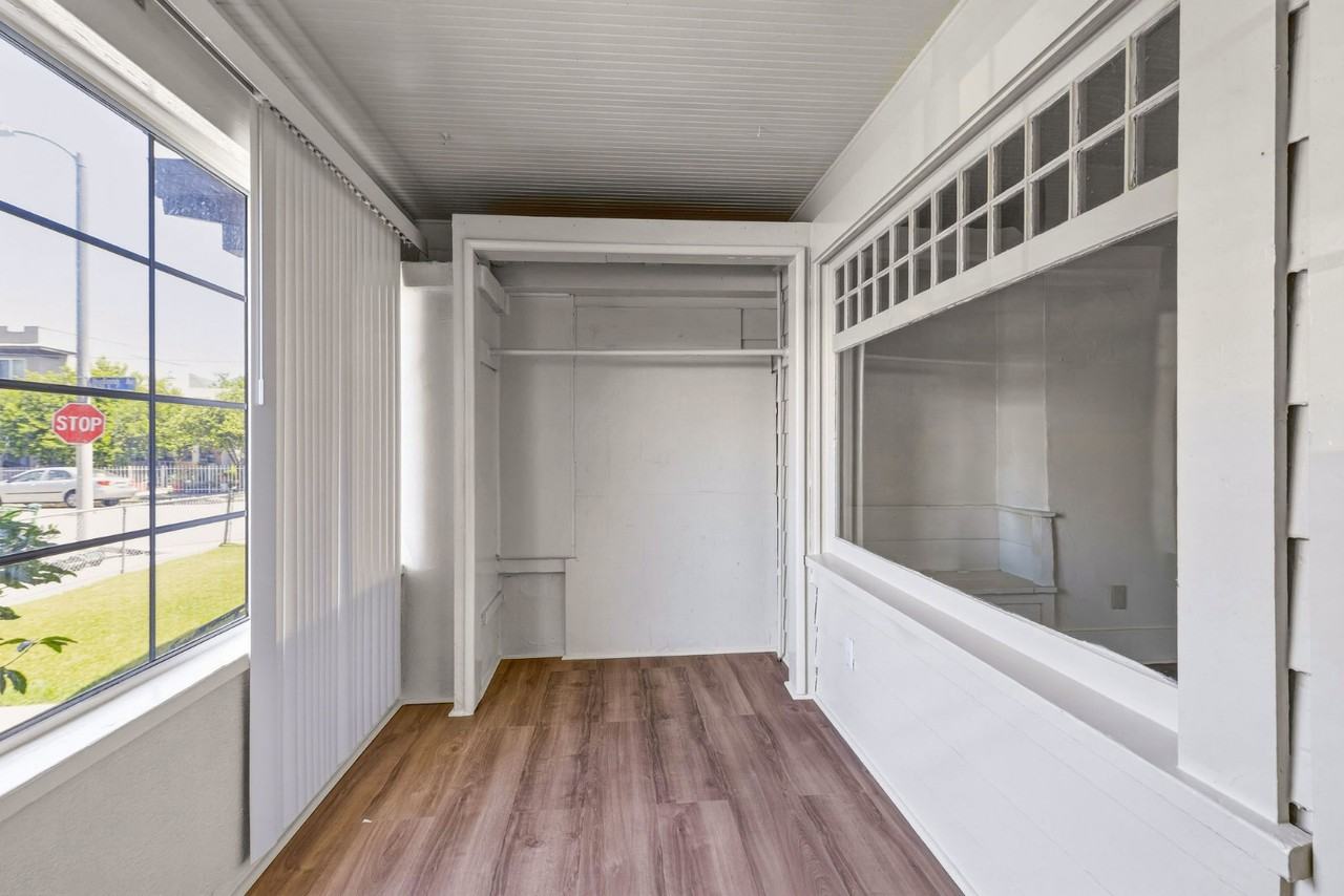 1250 W 35th Pl #1252 - Photo 2 of 24