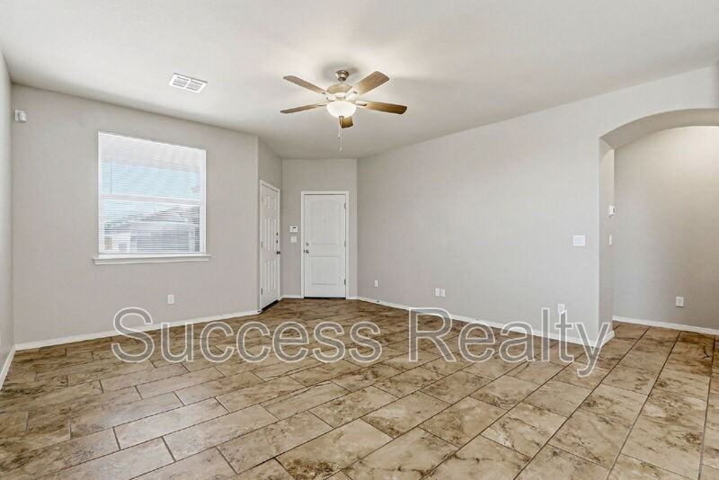 10624 Hidden Chapel Pl - Photo 2 of 34