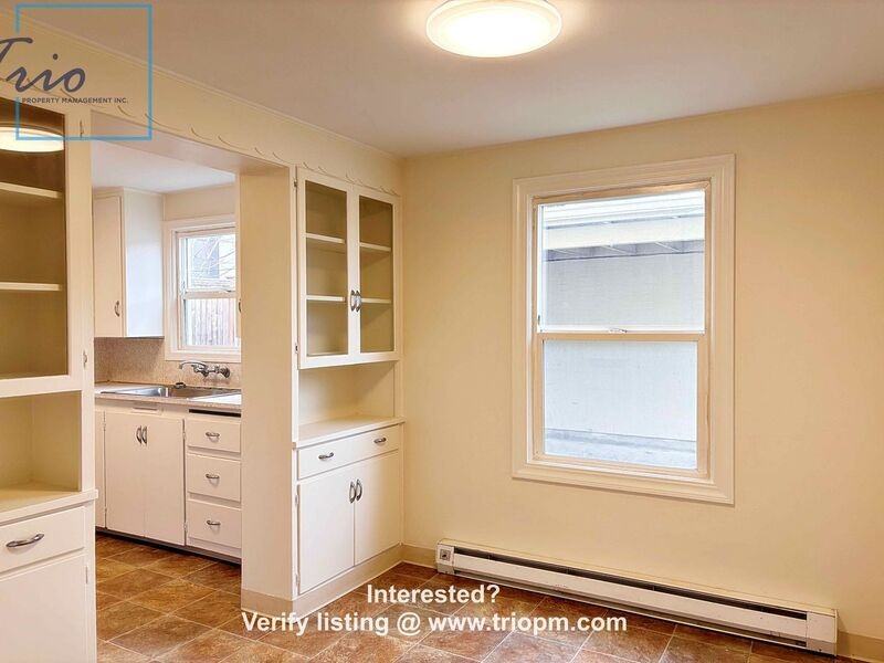 1869 Hilyard St - Photo 4 of 10