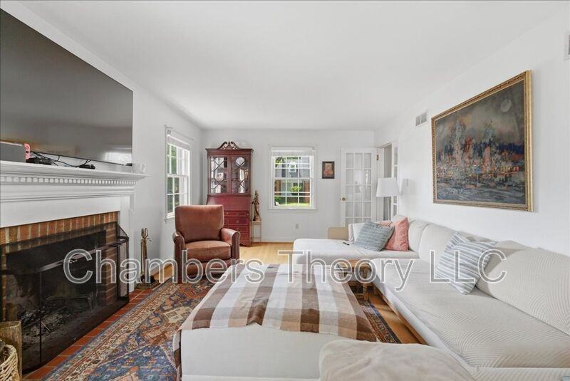 127 N Garfield St - Photo 3 of 45