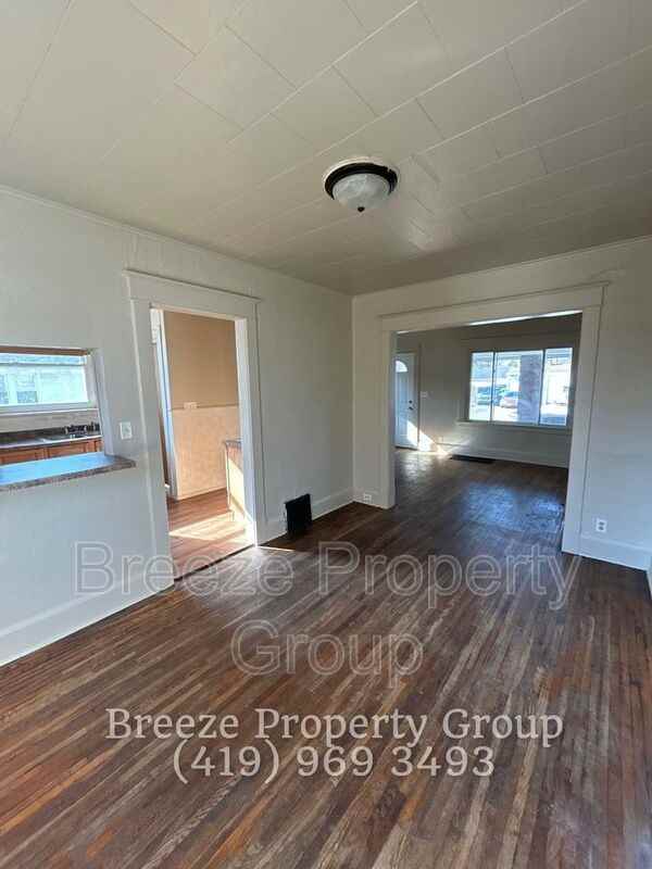 1537 Remington St - Photo 4 of 27