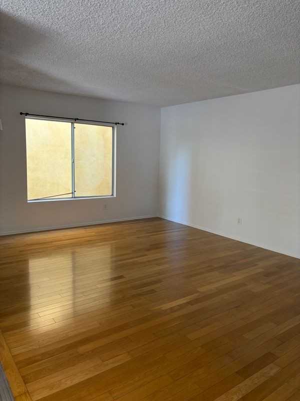 2425 Ocean Ave ##1 - Photo 6 of 22