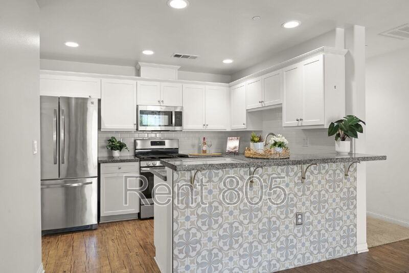 1008 Los Angeles Ave - Photo 5 of 19