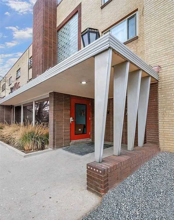 1175 N Emerson St #212 - Photo 3 of 10
