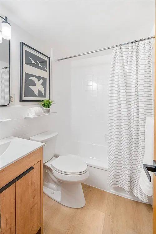 1175 N Emerson St #212 - Photo 5 of 10