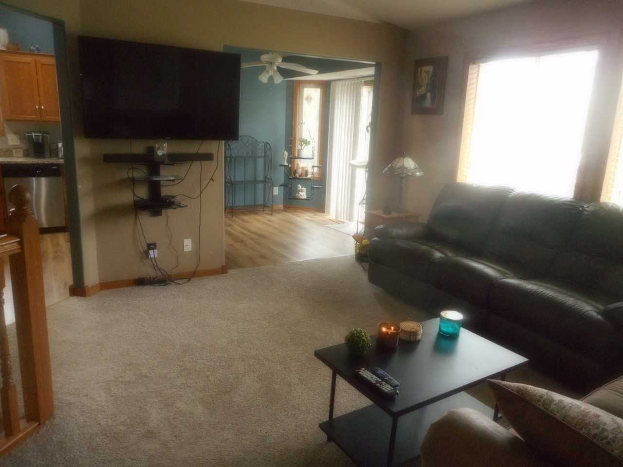 2010 Spruce Ct - Photo 3 of 17