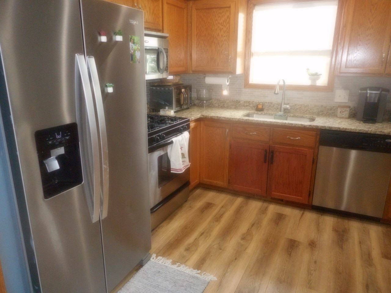 2010 Spruce Ct - Photo 4 of 17