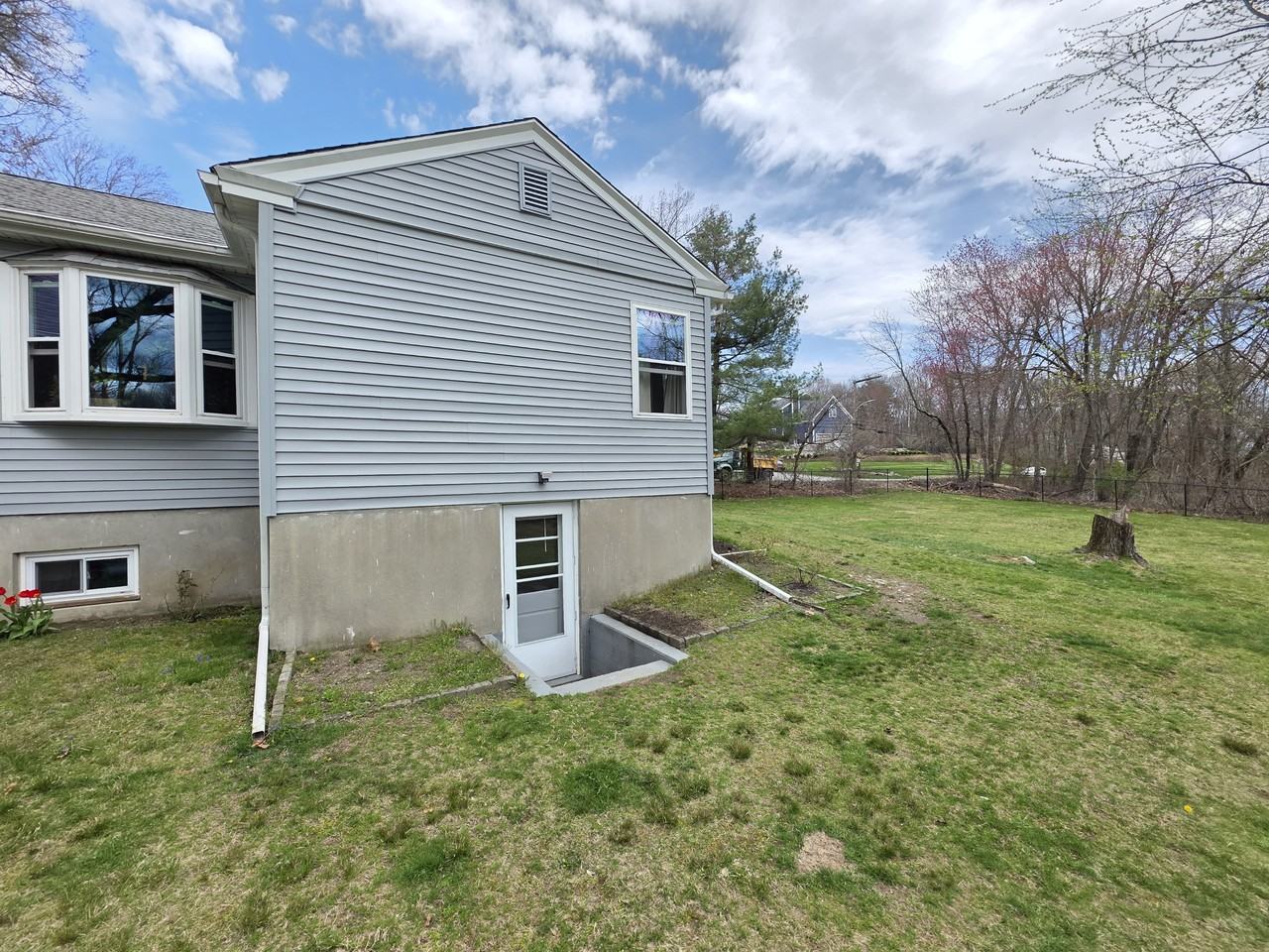 512 Central Ave - Photo 2 of 11