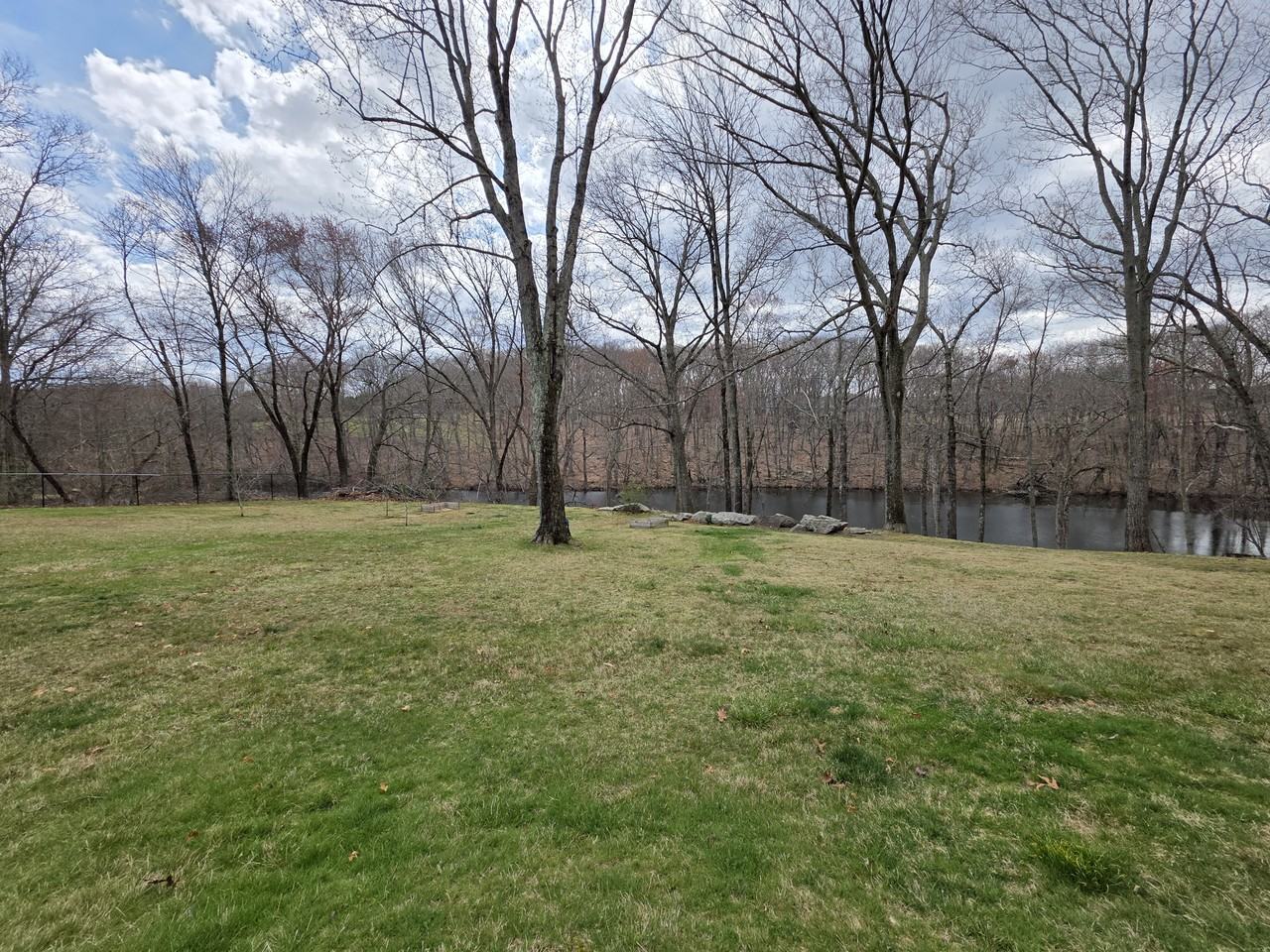 512 Central Ave - Photo 3 of 11