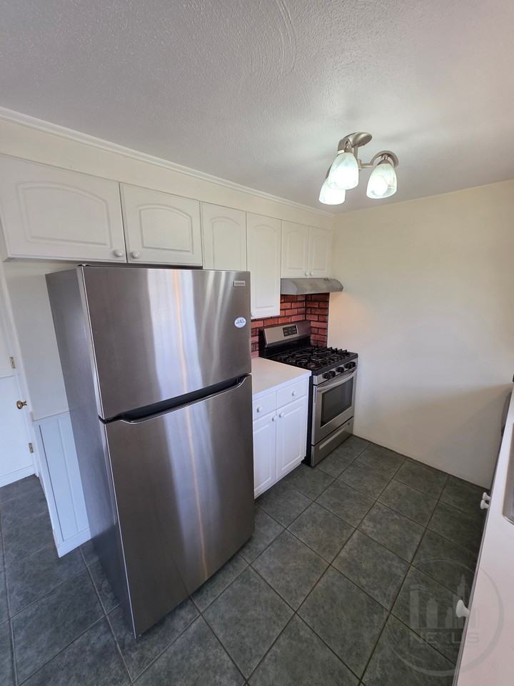 122-124 Rounds Ave - Photo 3 of 14