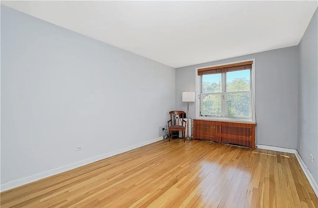 255 Bronx River Rd #8 - Photo 3 of 13