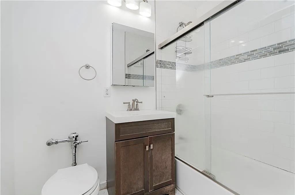 255 Bronx River Rd #8 - Photo 4 of 13