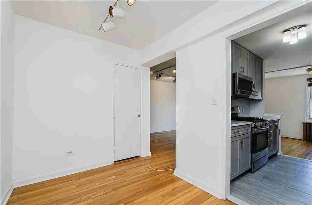 255 Bronx River Rd #8 - Photo 5 of 13