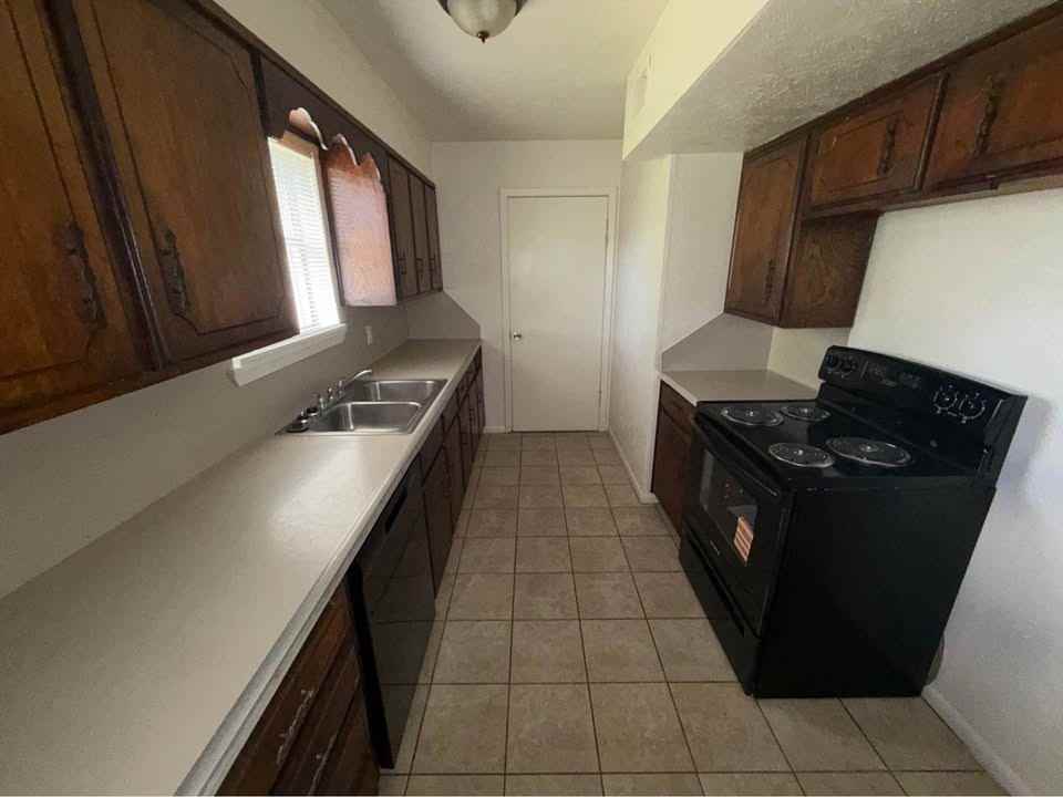 371 W Elm Mott Dr #NA - Photo 2 of 9