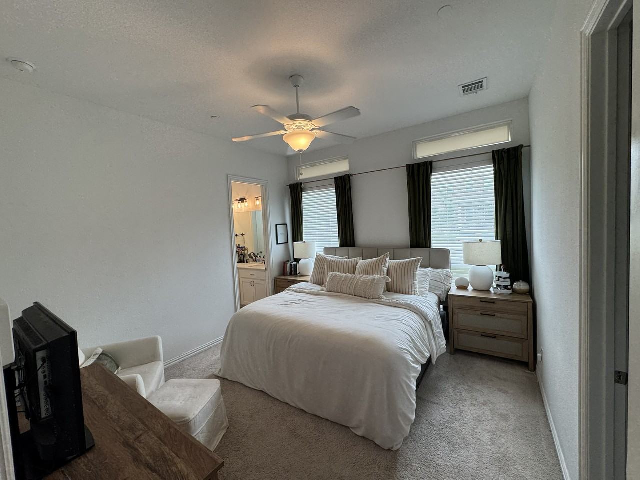 6213 Queens Path #NA - Photo 7 of 21