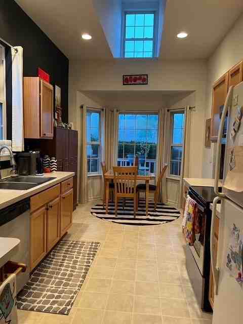 3234 Chamberlain Cir #3234 - Photo 6 of 9