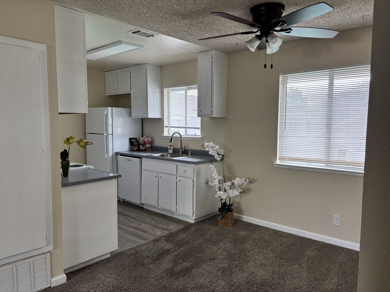2355 Fairfield Ave #26 - Photo 2 of 31