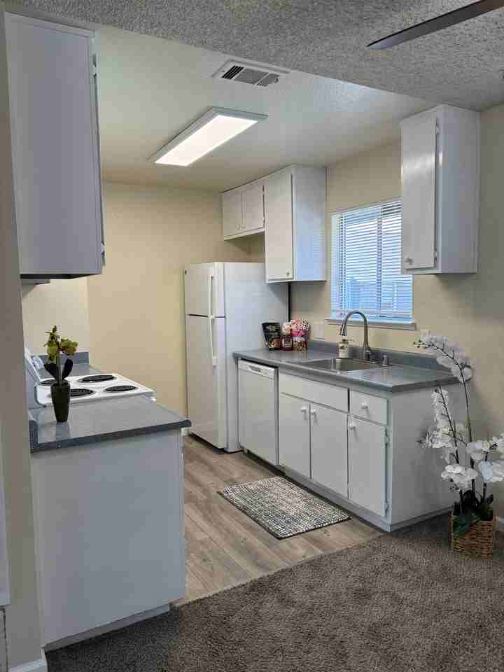 2355 Fairfield Ave #26 - Photo 3 of 31