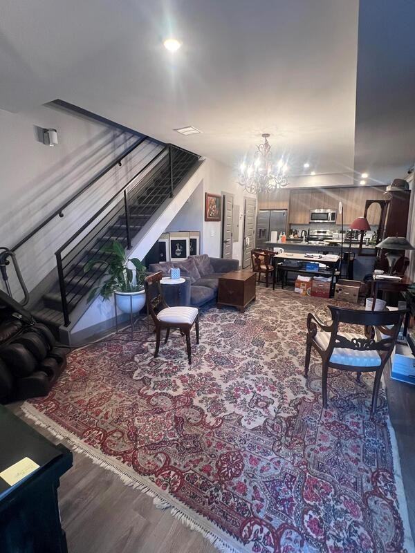 1565 King St - Photo 2 of 10