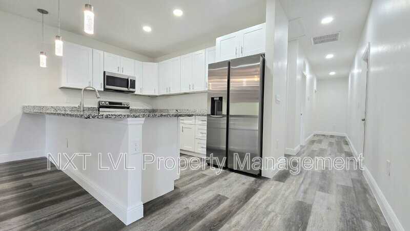 5050 Jones Dr - Photo 3 of 20