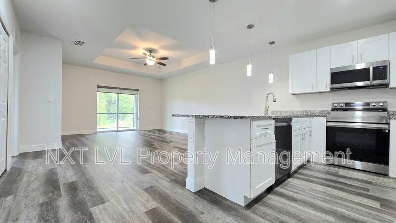 5050 Jones Dr - Photo 5 of 20