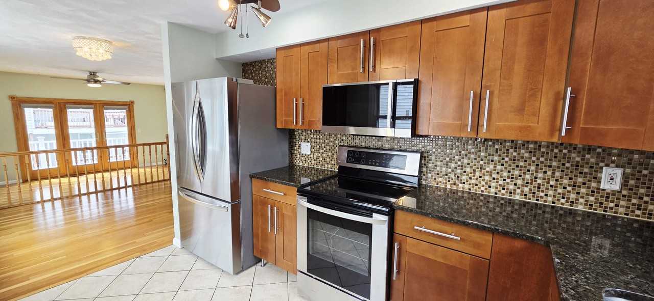 15 Putnam Pl - Photo 2 of 36