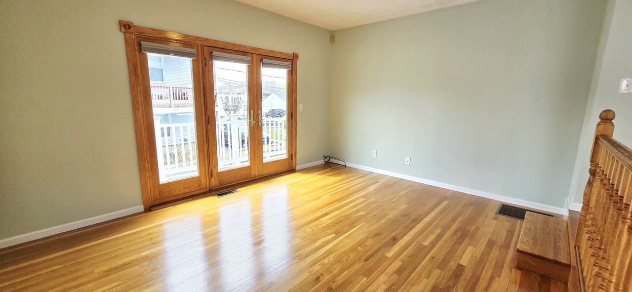 15 Putnam Pl - Photo 4 of 36