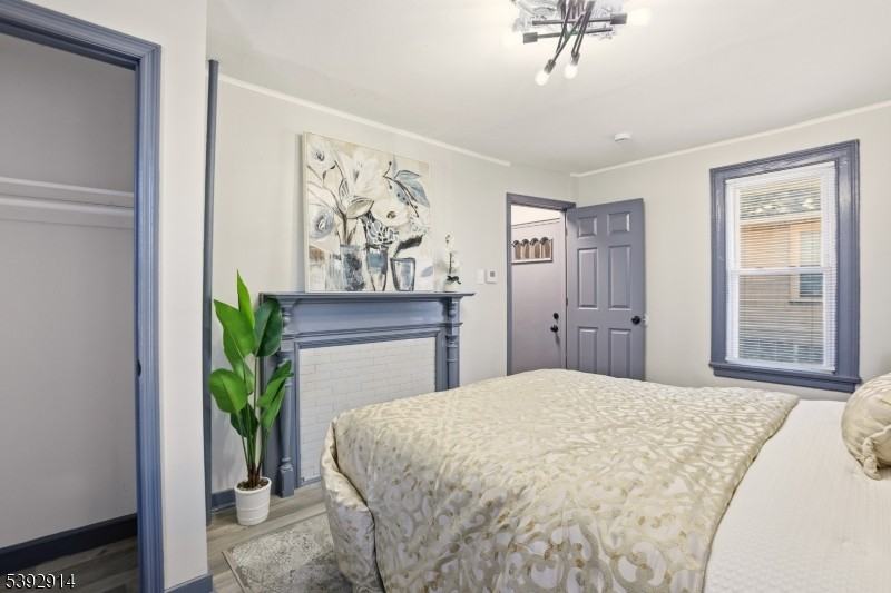 328 Halsted St - Photo 4 of 10