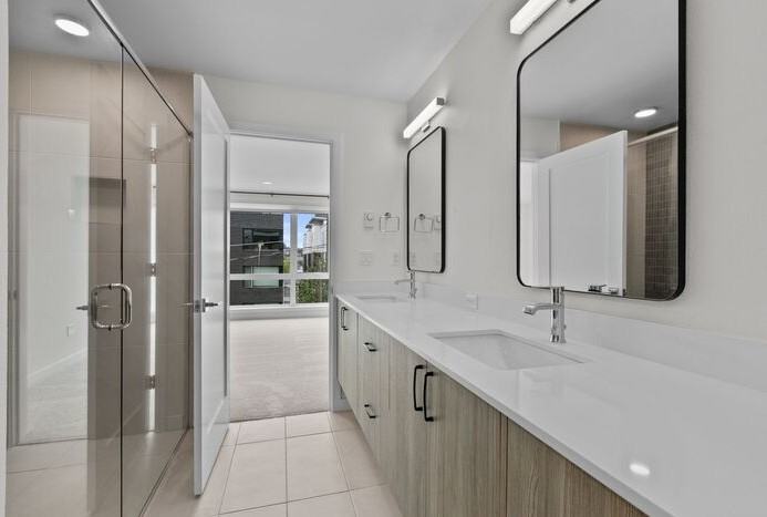 2364 Franklin Ave E #B - Photo 3 of 50