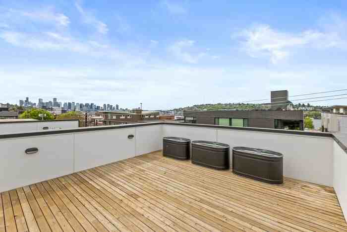 2364 Franklin Ave E #B - Photo 4 of 50