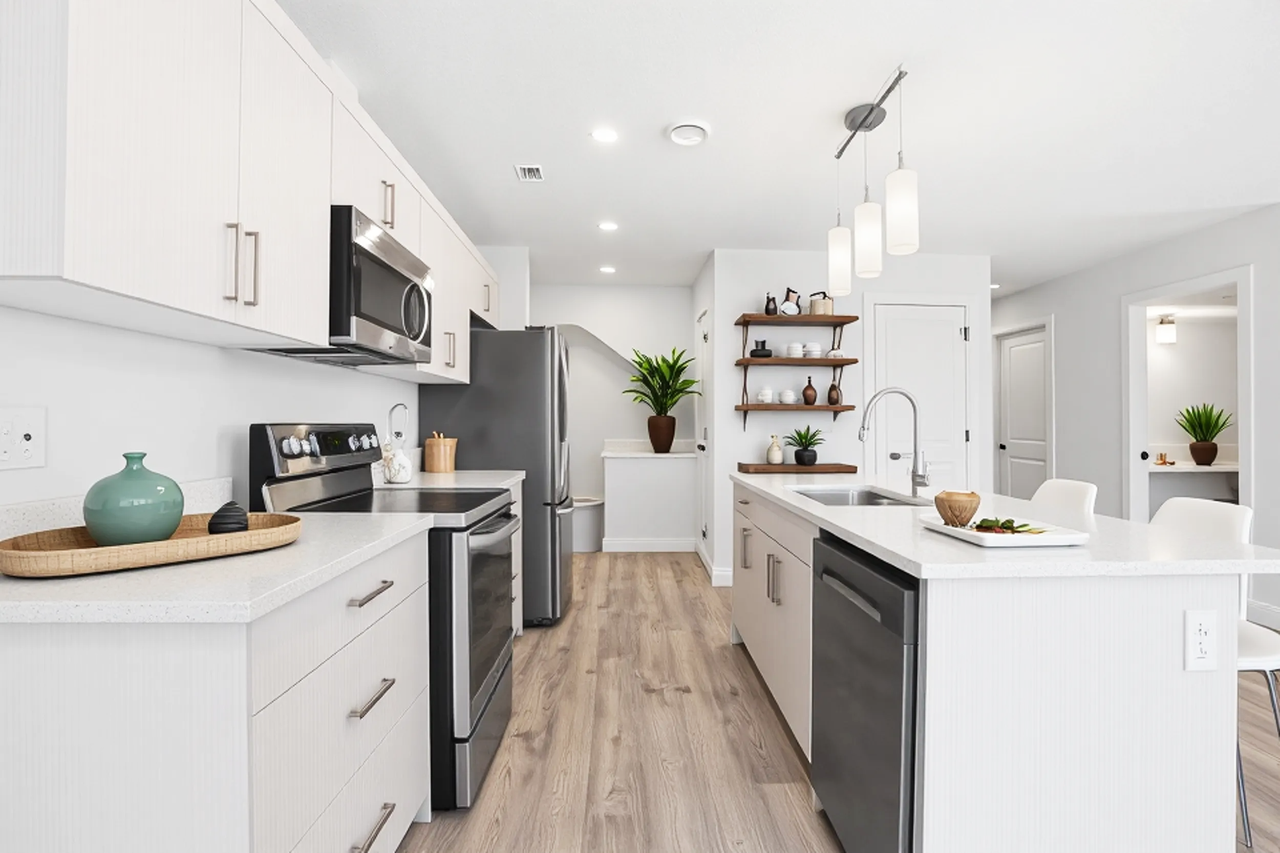 1621 West Market St - Photo 6 of 21