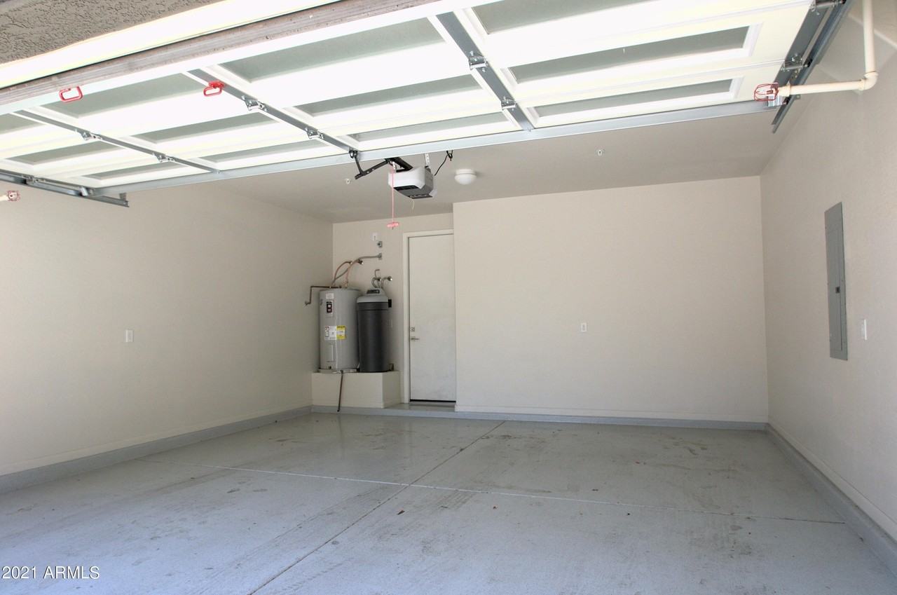 2090 S Dorsey Ln #1046 - Photo 2 of 37