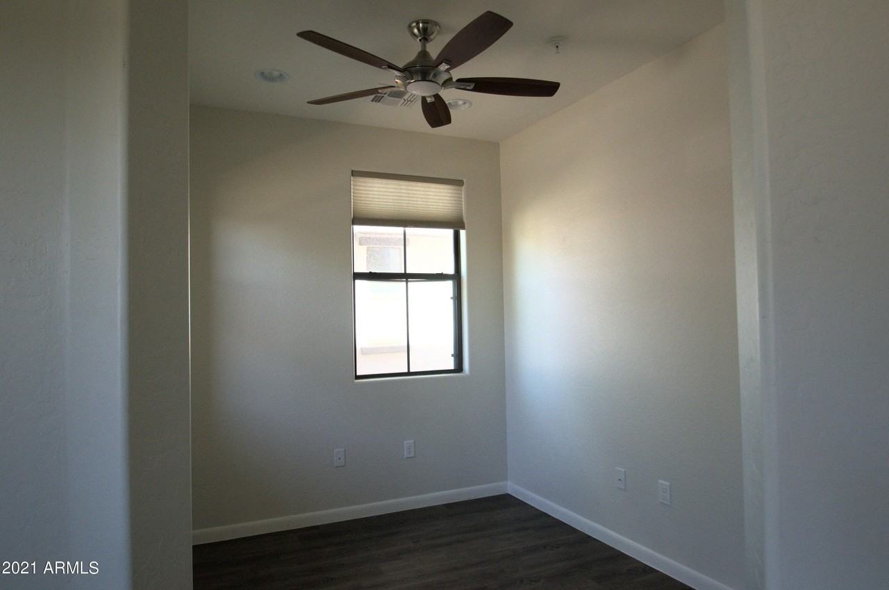 2090 S Dorsey Ln #1046 - Photo 7 of 37