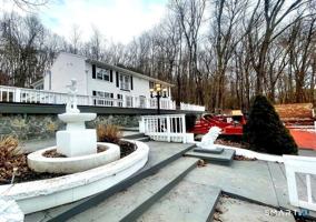 featured image of 112 Woodbine St #1st