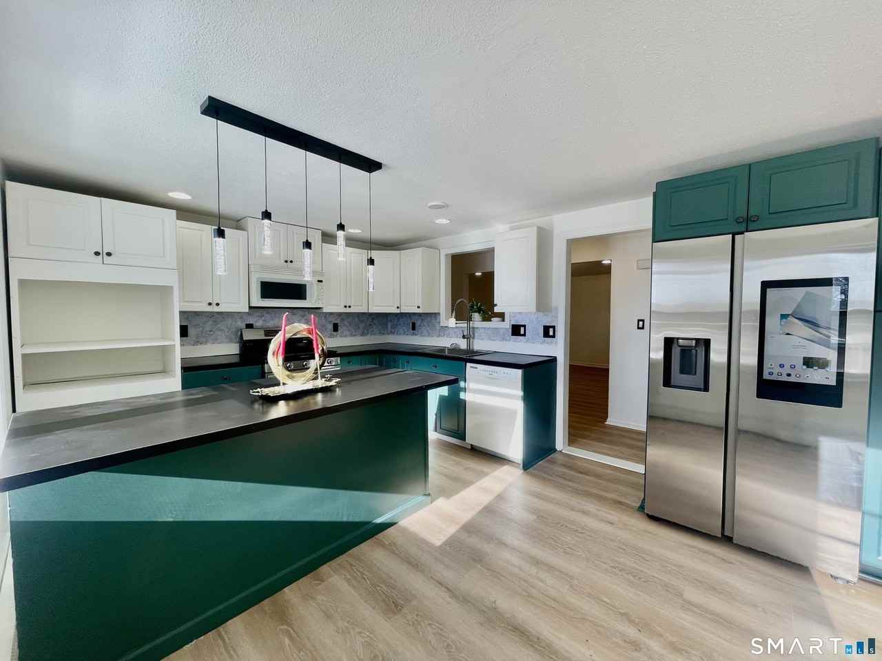 112 Woodbine St #1st - Photo 5 of 24