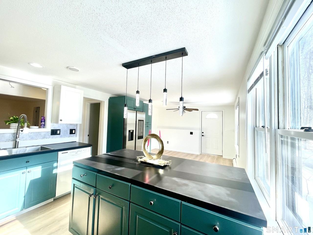 112 Woodbine St #1st - Photo 6 of 24