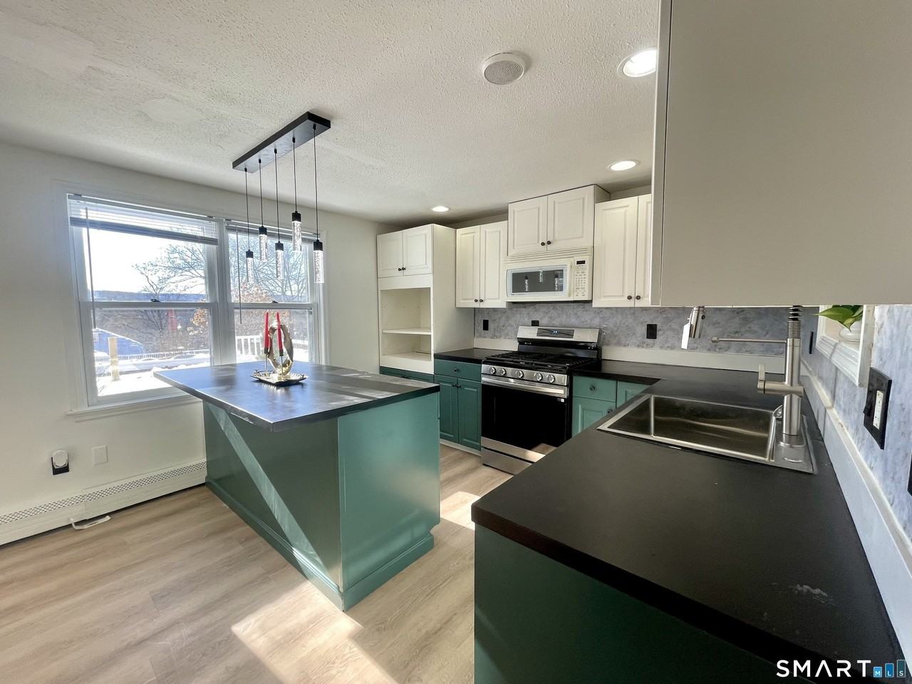 112 Woodbine St #1st - Photo 7 of 24