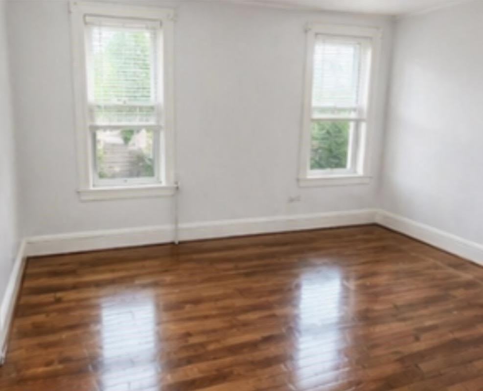 142 W 27th St #1 - Photo 2 of 8