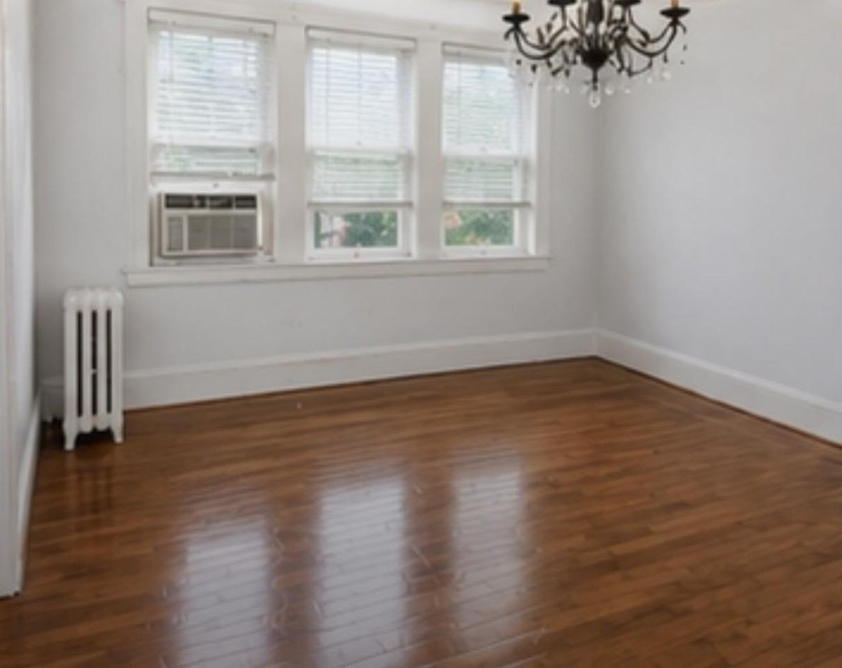 142 W 27th St #1 - Photo 5 of 8