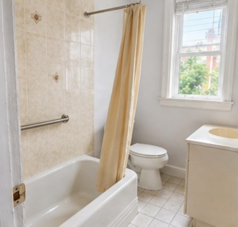 142 W 27th St #1 - Photo 7 of 8