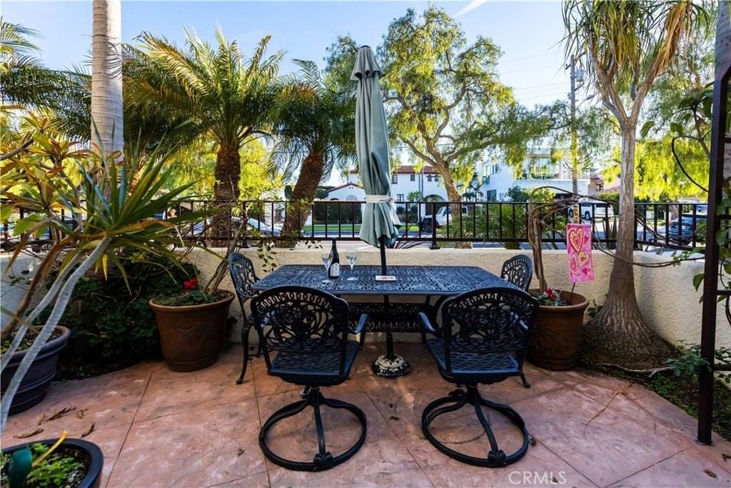 24421 Santa Clara Ave - Photo 3 of 37