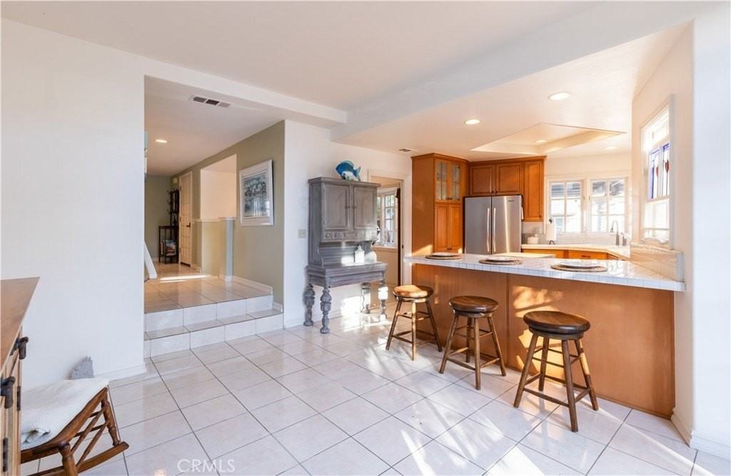 24421 Santa Clara Ave - Photo 5 of 37