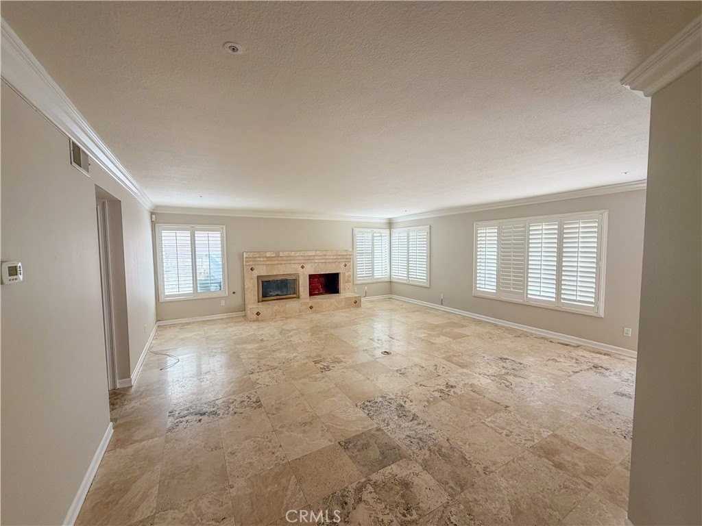 6588 Bradford Ct - Photo 4 of 19